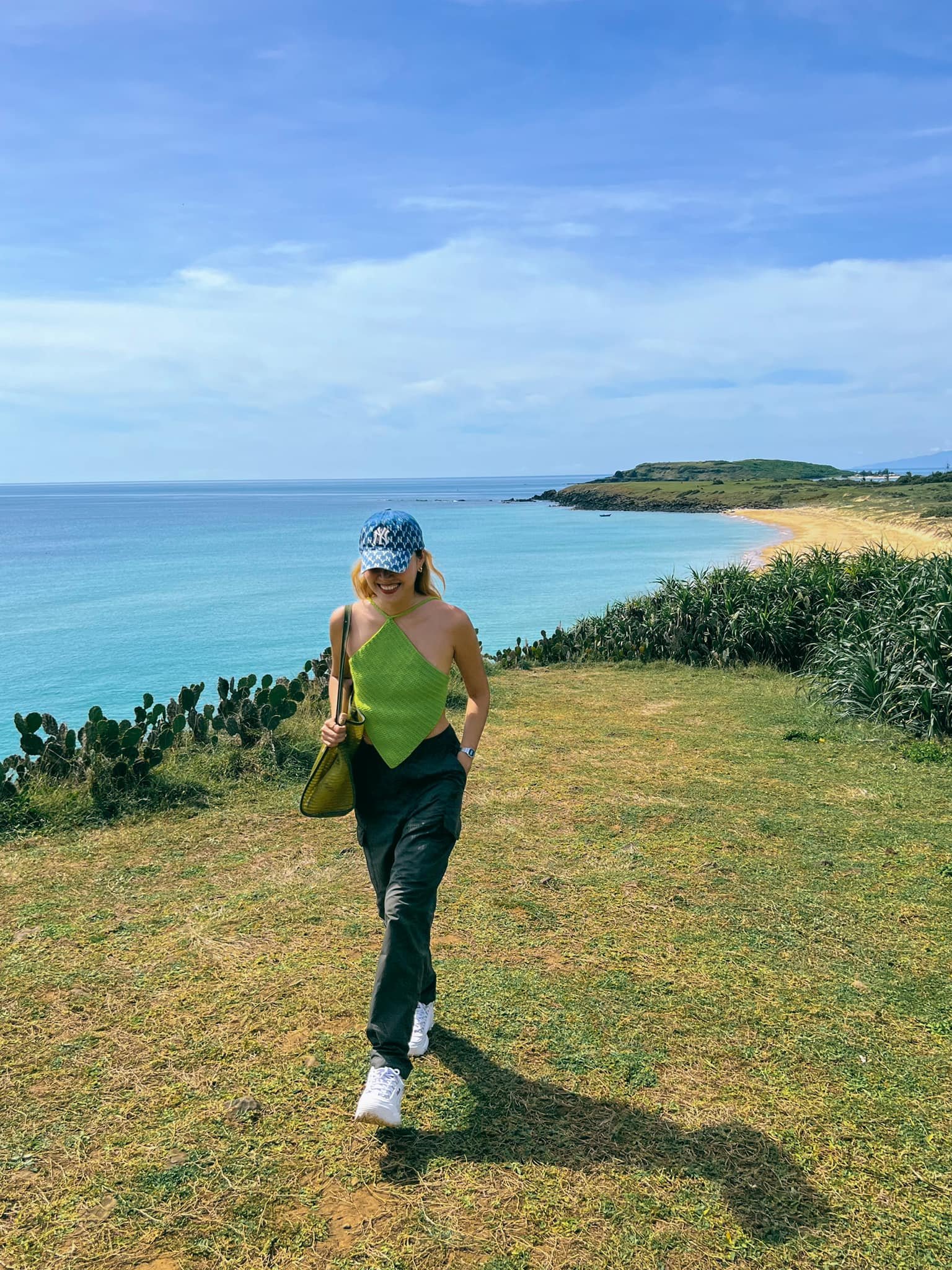 Tour Quy Nhơn – Phú Yên 1 Ngày: Khám Phá Mảnh Đất "Hoa Vàng Cỏ Xanh"