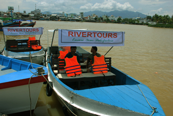 River tour boat